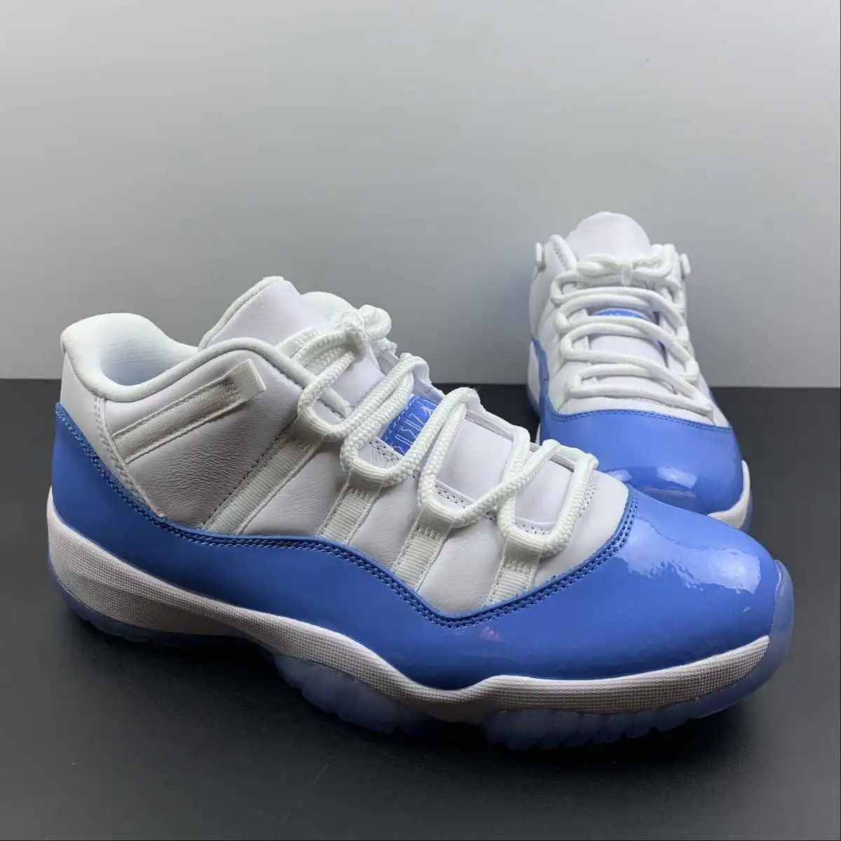 Air Jordan 11 528895-106 thumbnail 2