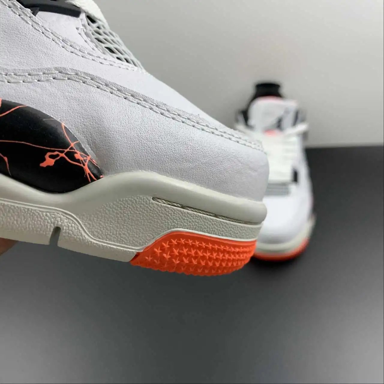 Air Jordan 4 308797-116 7