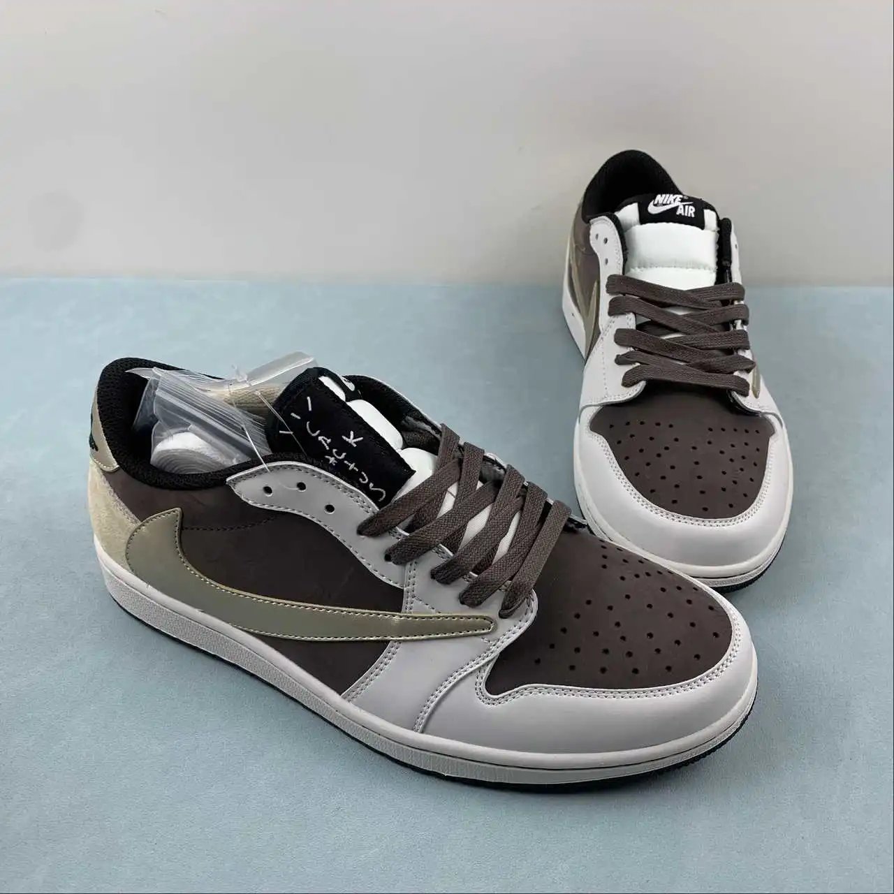 Air Jordan 1 Low DM7866-816 thumbnail 2