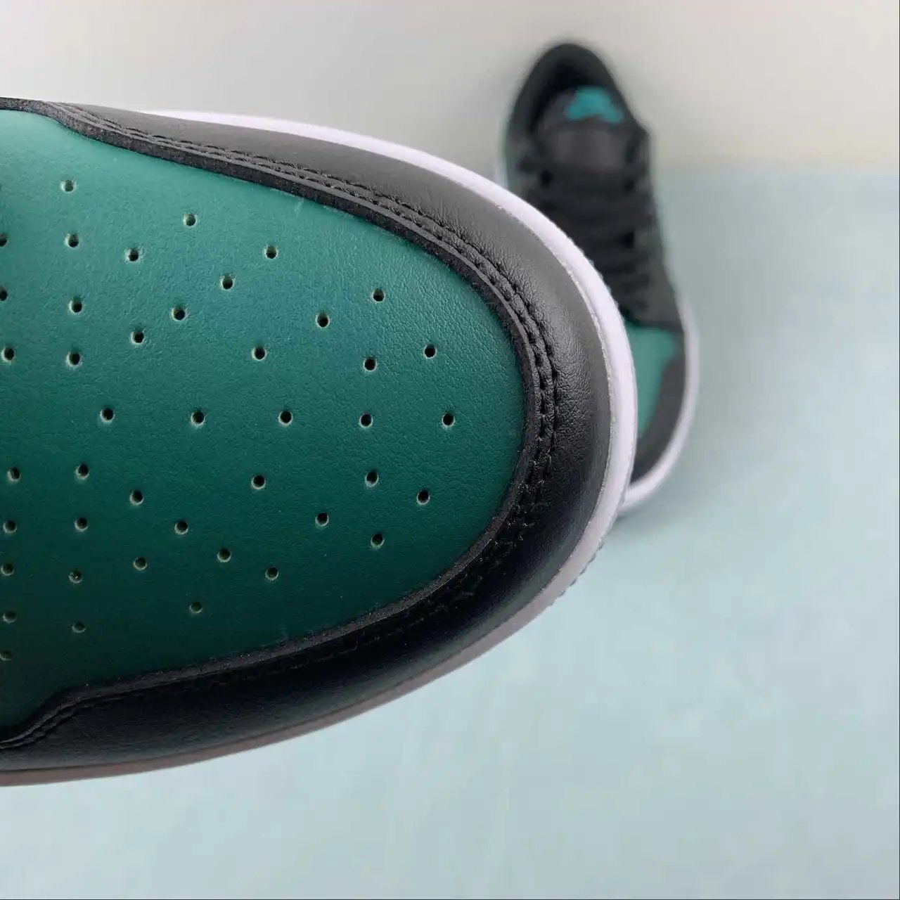 Air Jordan 1 Low CZ0775-036 8