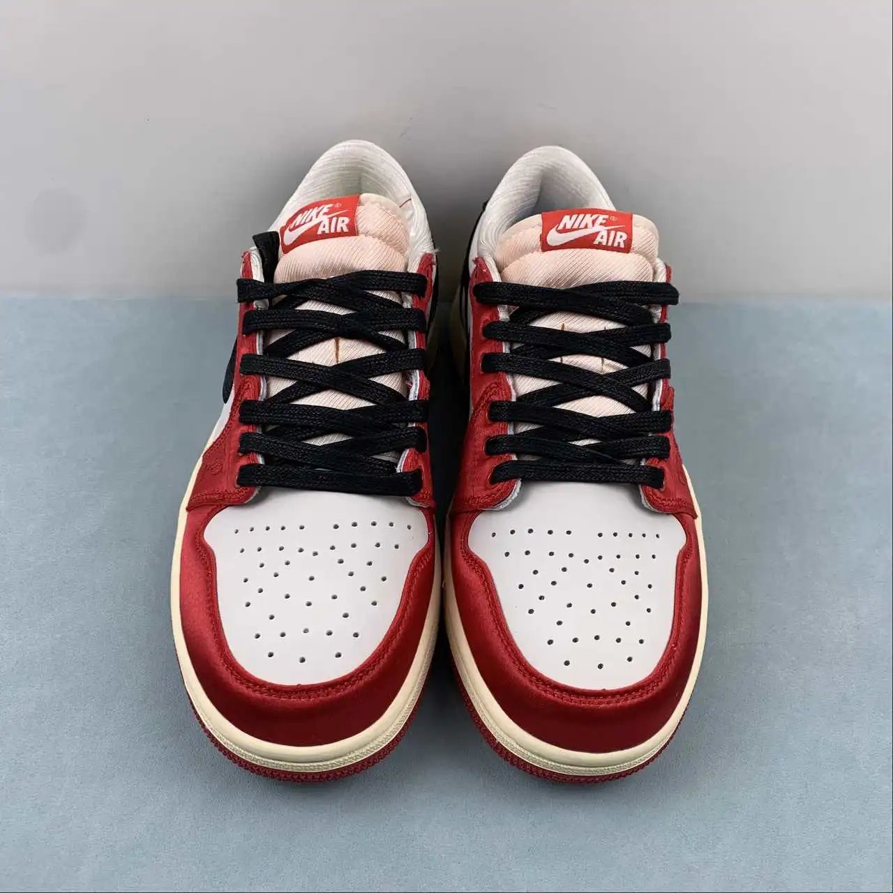 Air Jordan 1 Low FN0432-100 thumbnail 2