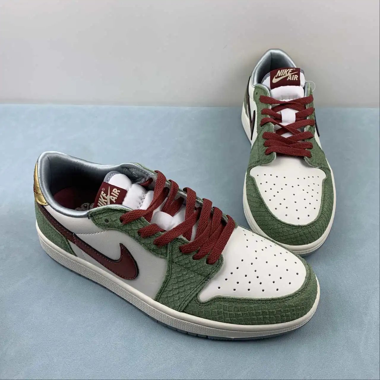 Air Jordan 1 Low FN3727-100 thumbnail 2