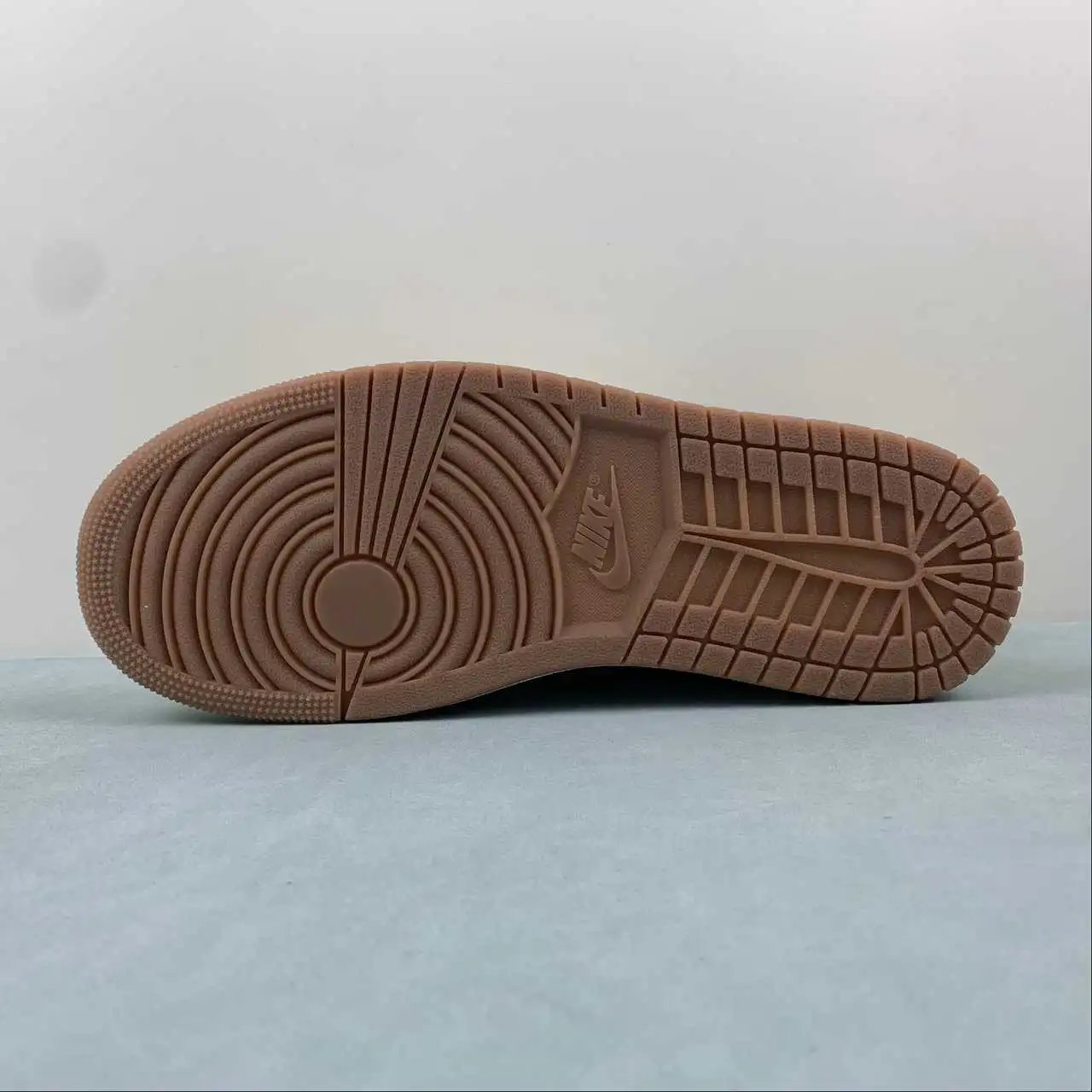 Air Jordan 1 Low DZ4137-700 11