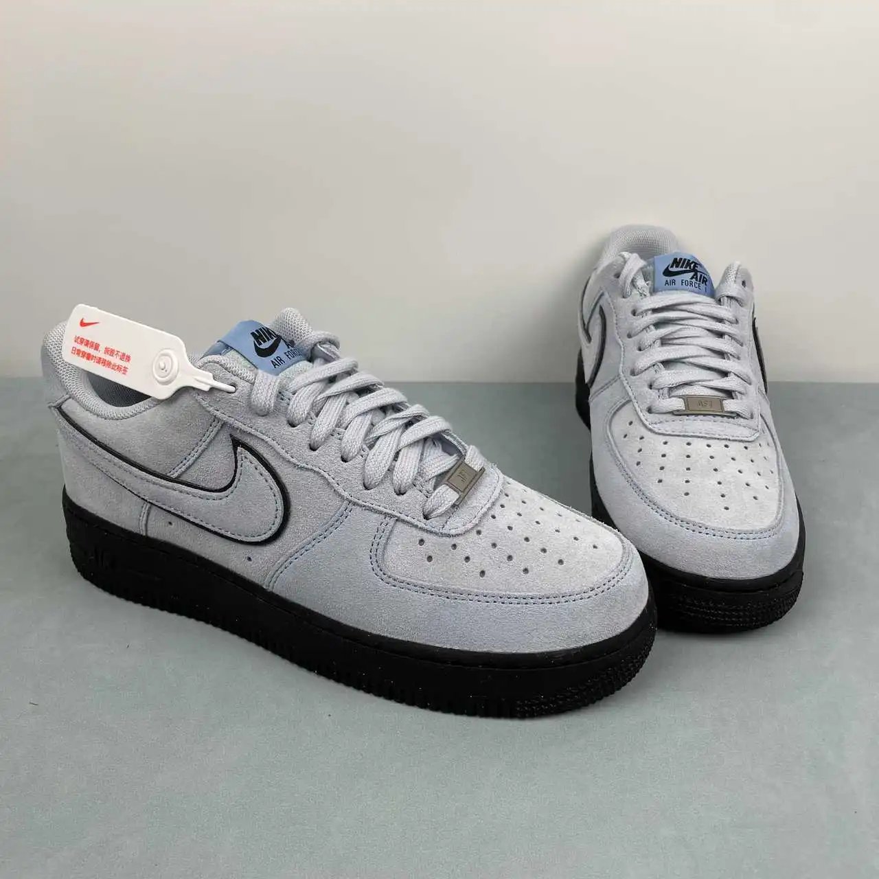 Nike Air Force 1 HQ1966-400 thumbnail 2