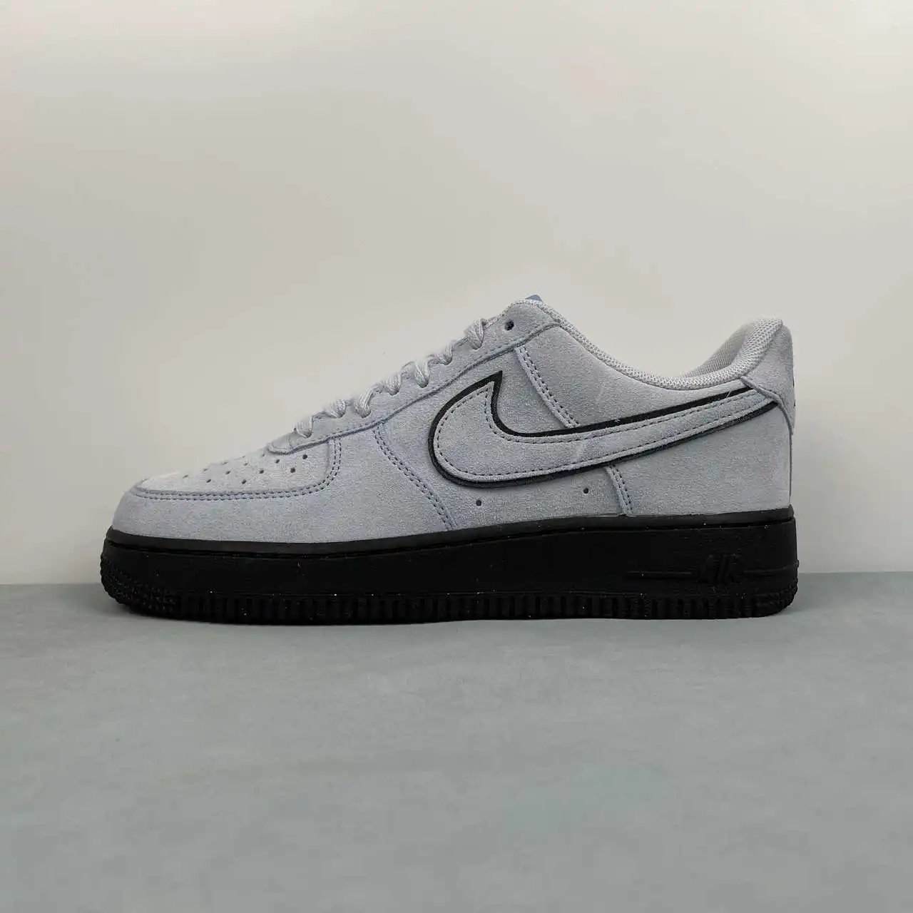 Nike Air Force 1 HQ1966-400 thumbnail 4
