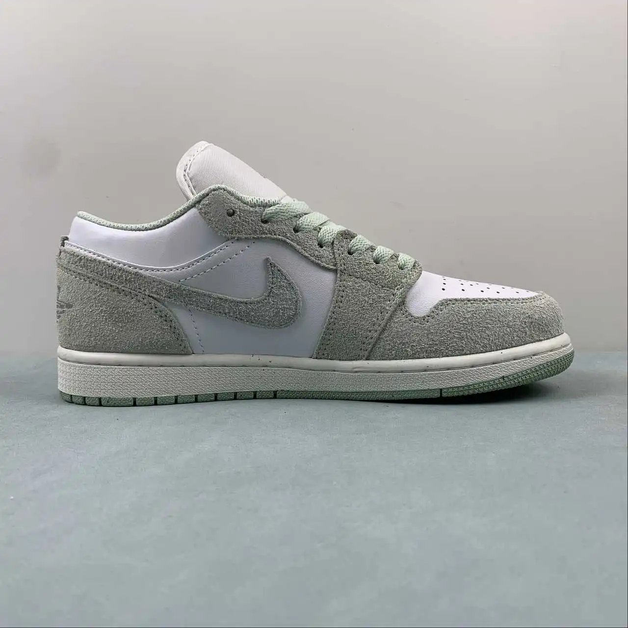 Air Jordan 1 Low FN5214-131 6