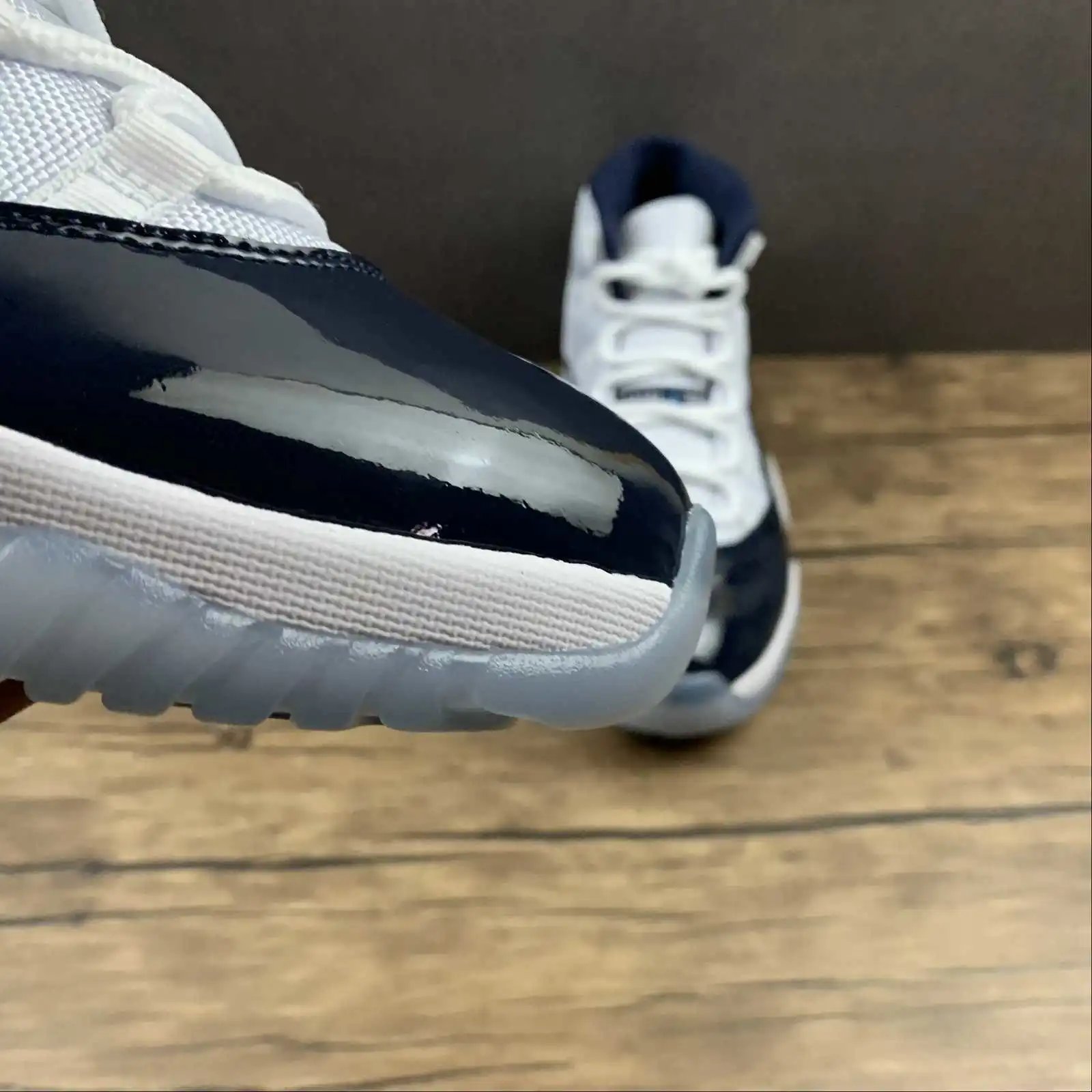 Air Jordan 11 378037-123 7