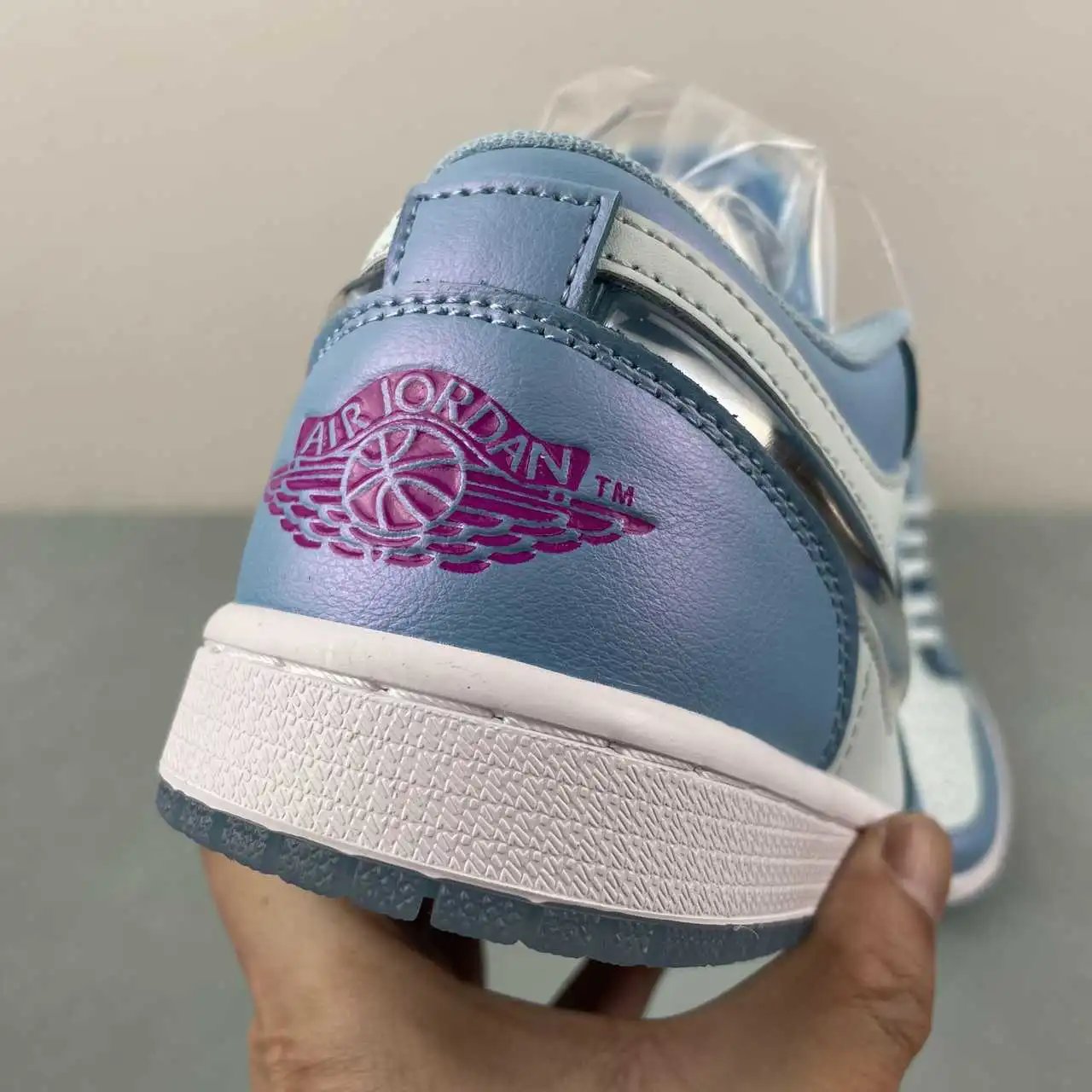 Air Jordan 1 Low FN7366-400 8