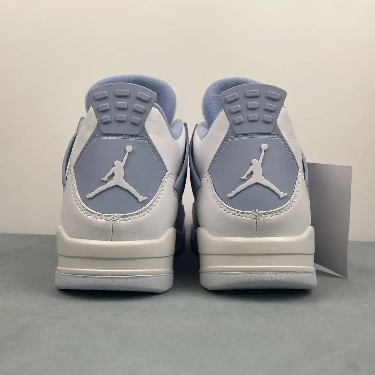 Air Jordan 4 HV0823-100 thumbnail 3