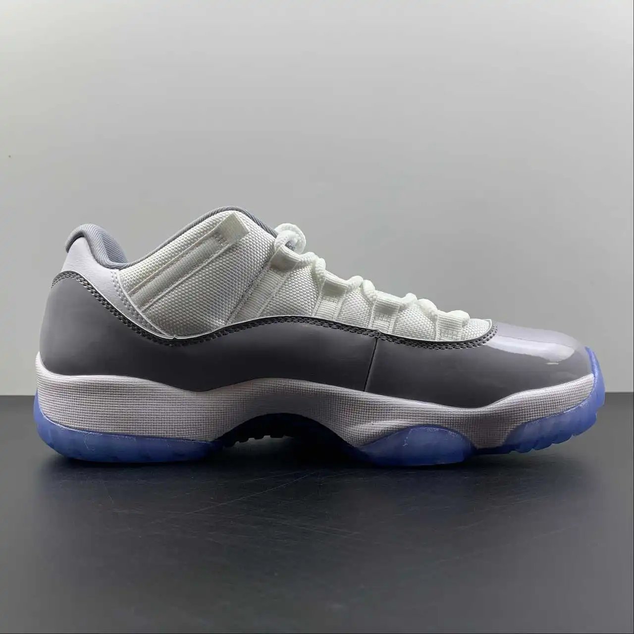 Air Jordan 11 AV2187-140 5