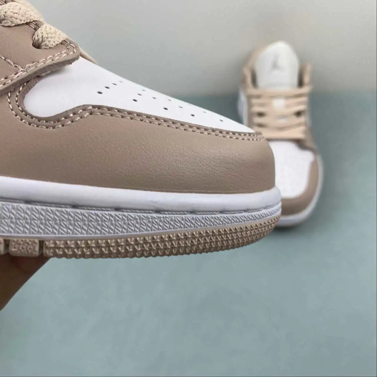 Air Jordan 1 Low DC0774-120 7