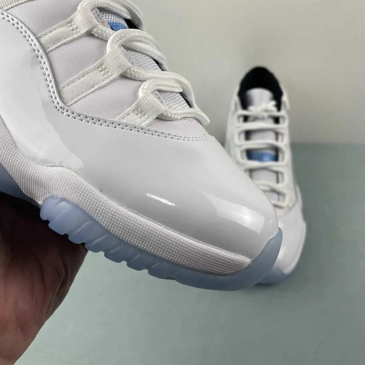 Air Jordan 11 CT8012-104 10