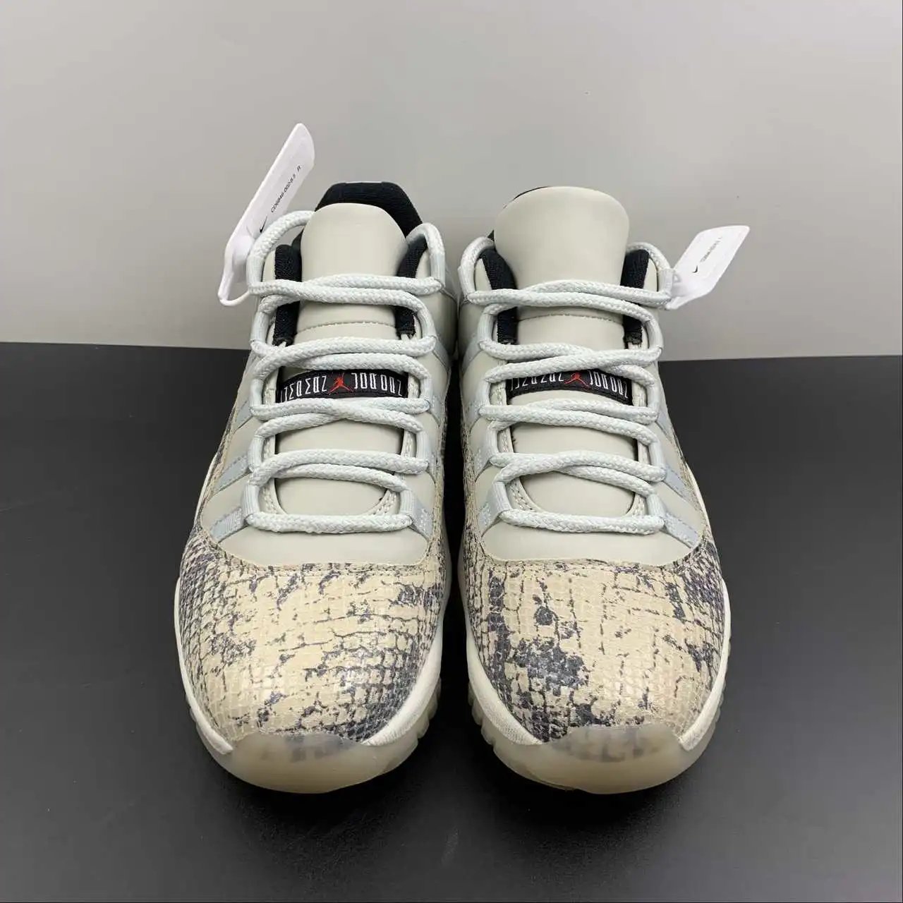 Air Jordan 11 CD6846-002 thumbnail 3