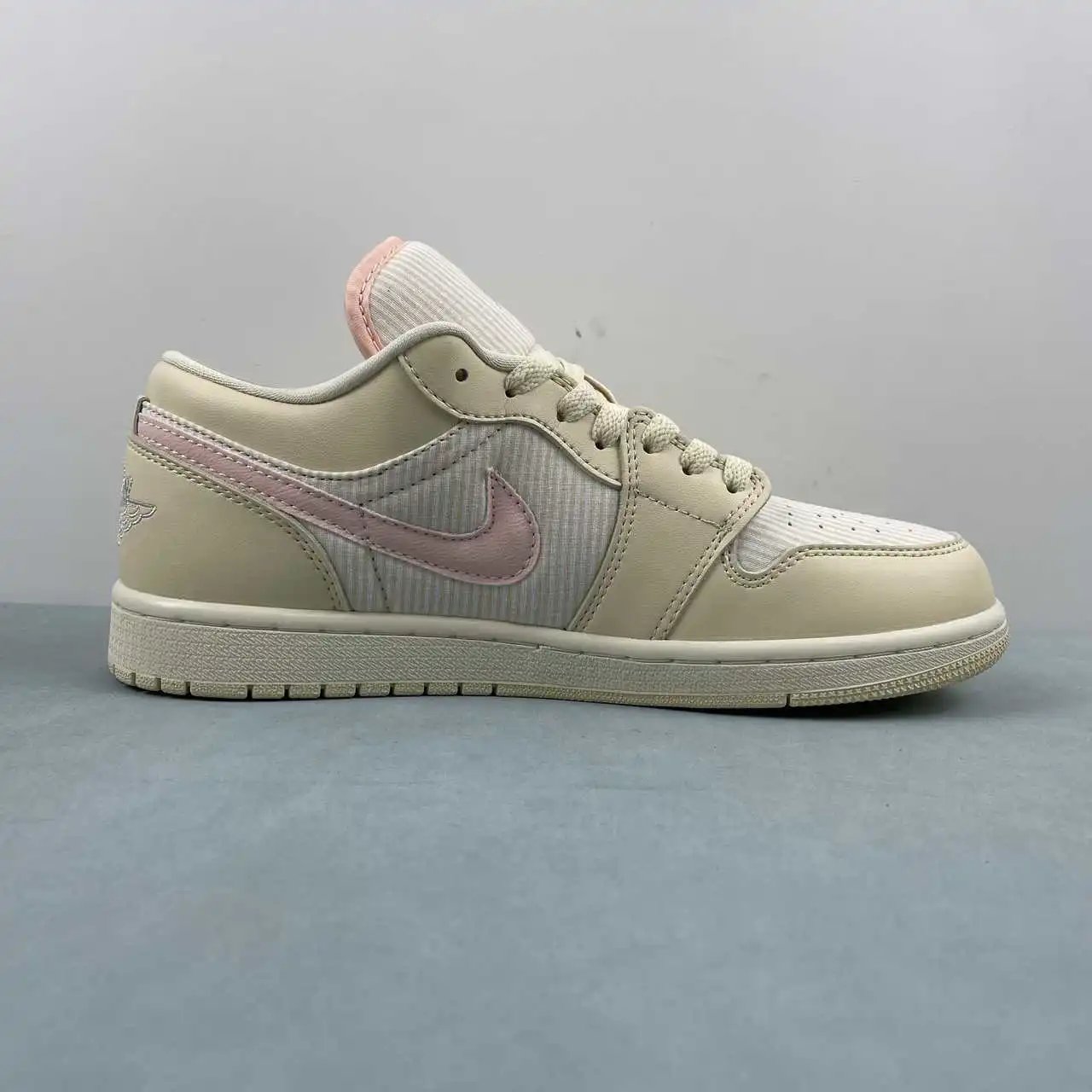 Air Jordan 1 Low FQ1925-100 6