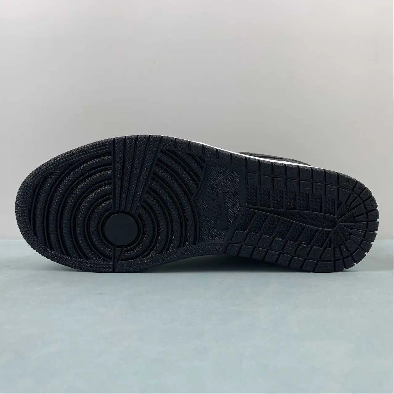 Air Jordan 1 Low FB9907-001 11