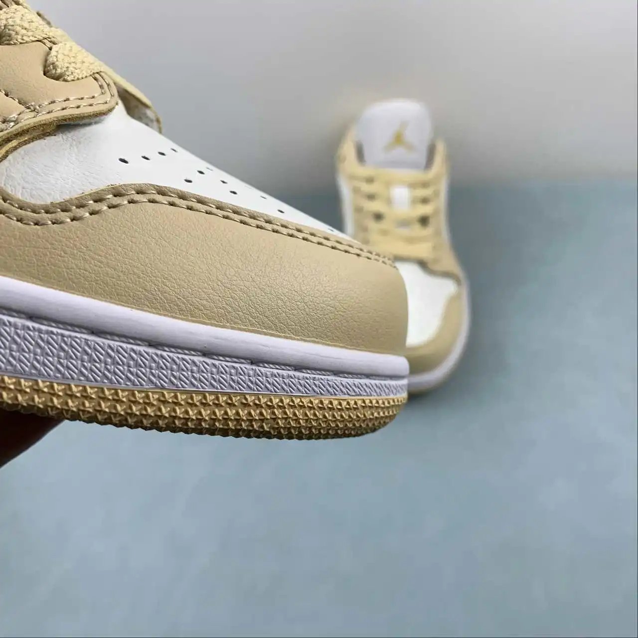 Air Jordan 1 Low DC0774-170 7