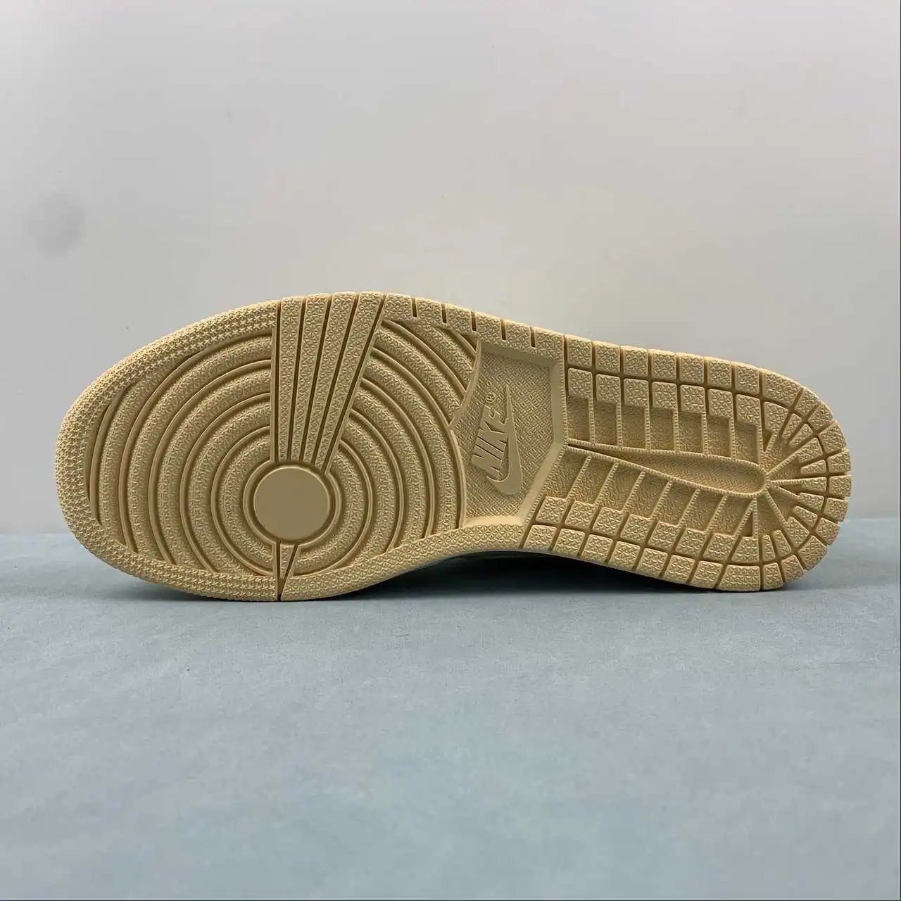 Air Jordan 1 Low DC0774-170 11