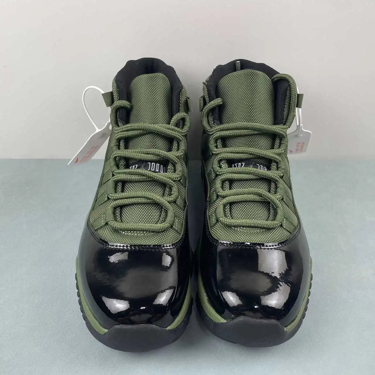 Air Jordan 11 CT8012-300 thumbnail 4