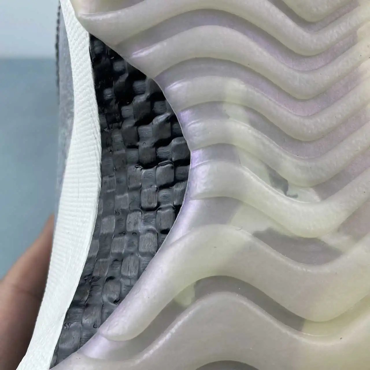 Air Jordan 11 HQ7000-001 8