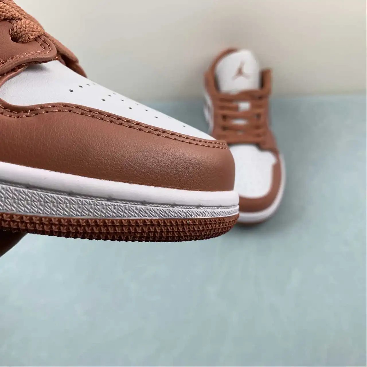 Air Jordan 1 Low DC0774-080 7