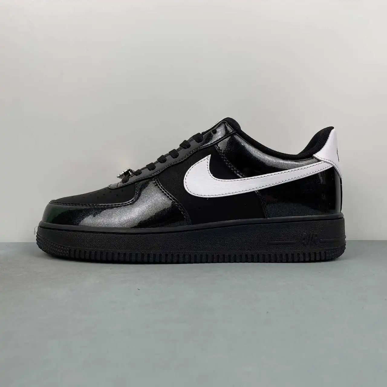 Nike Air Force 1 IB6843-001 thumbnail 4
