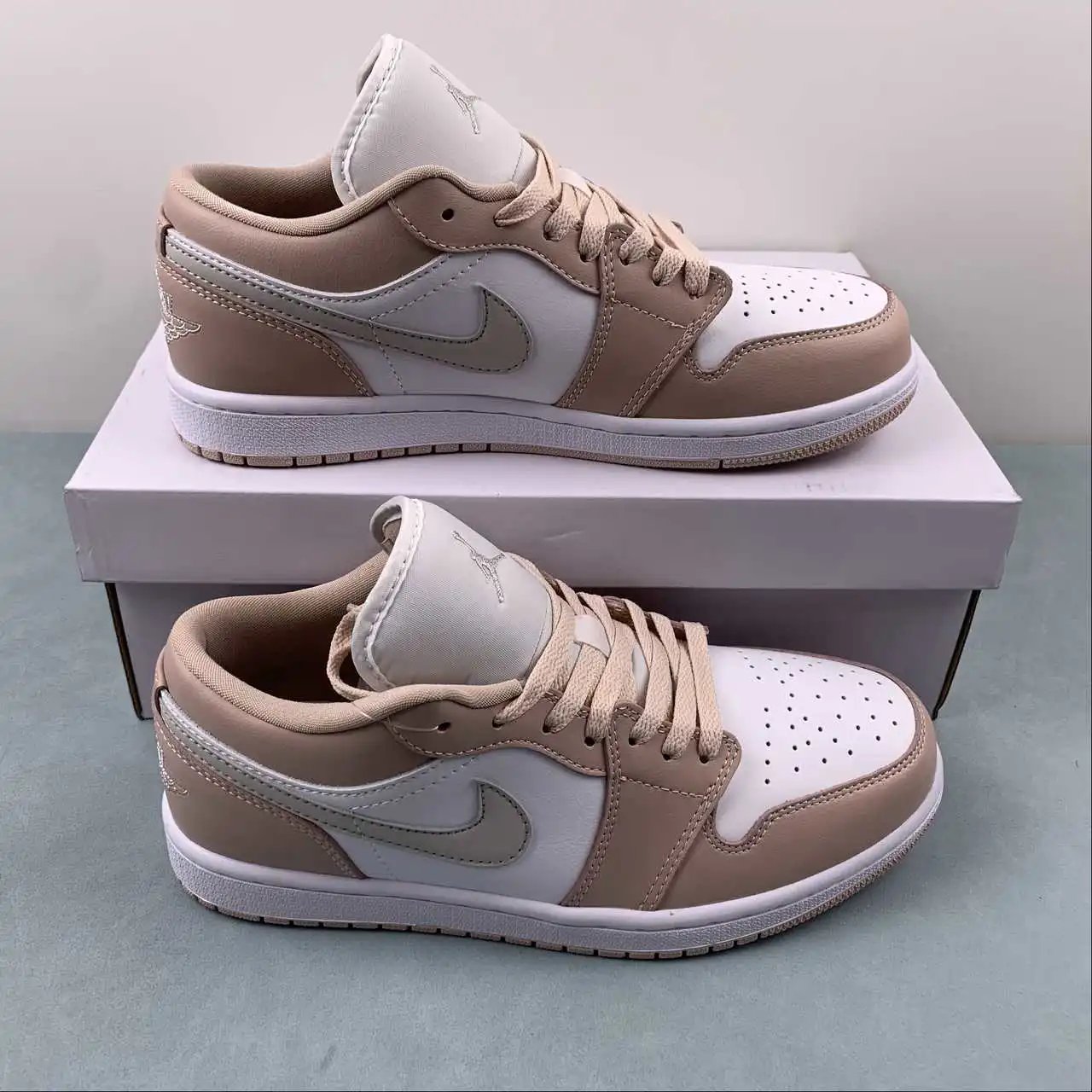 Air Jordan 1 Low DC0774-120