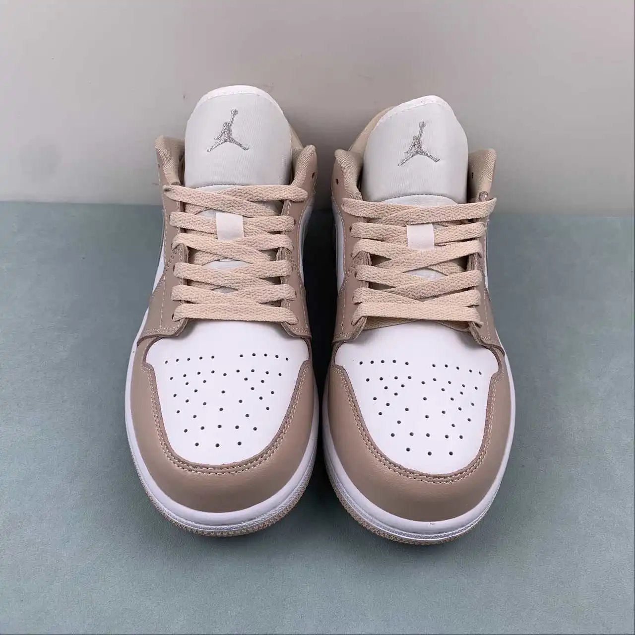 Air Jordan 1 Low DC0774-120 thumbnail 3