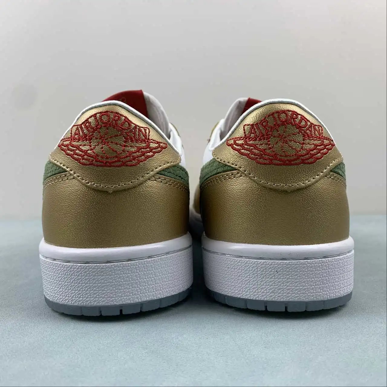 Air Jordan 1 Low FQ6593-100 thumbnail 4