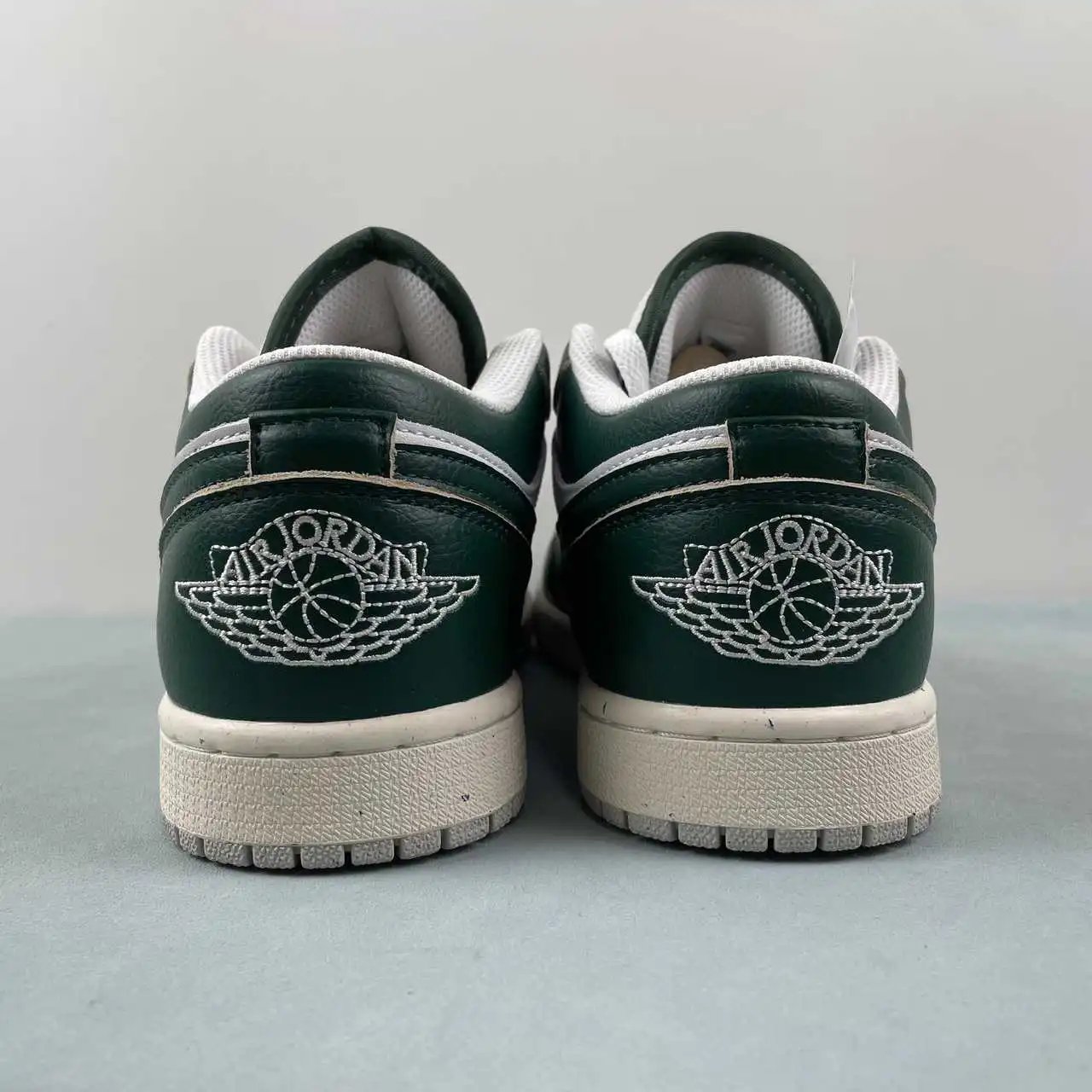 Air Jordan 1 Low FQ7687-300 thumbnail 4