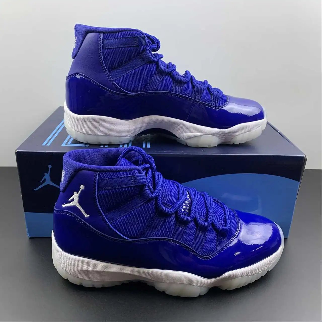 Air Jordan 11 AT7802-115