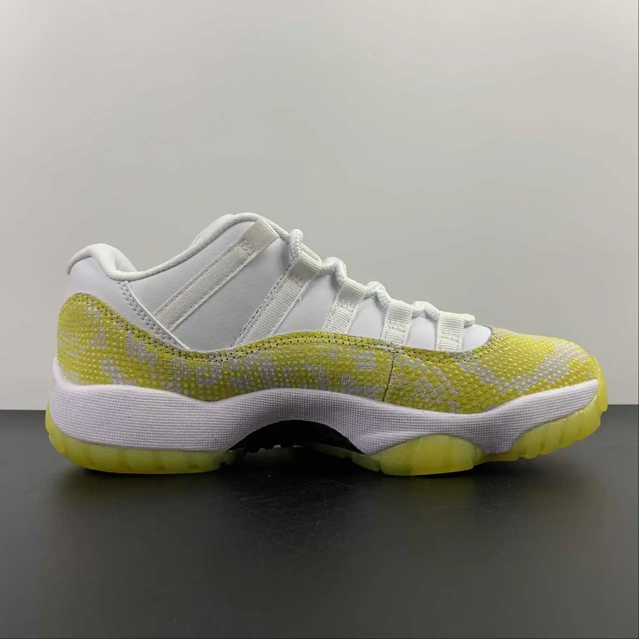 Air Jordan 11 AH7860-107 5