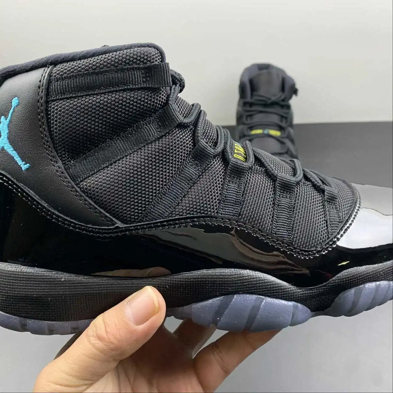 Air Jordan 11 378038-006 8