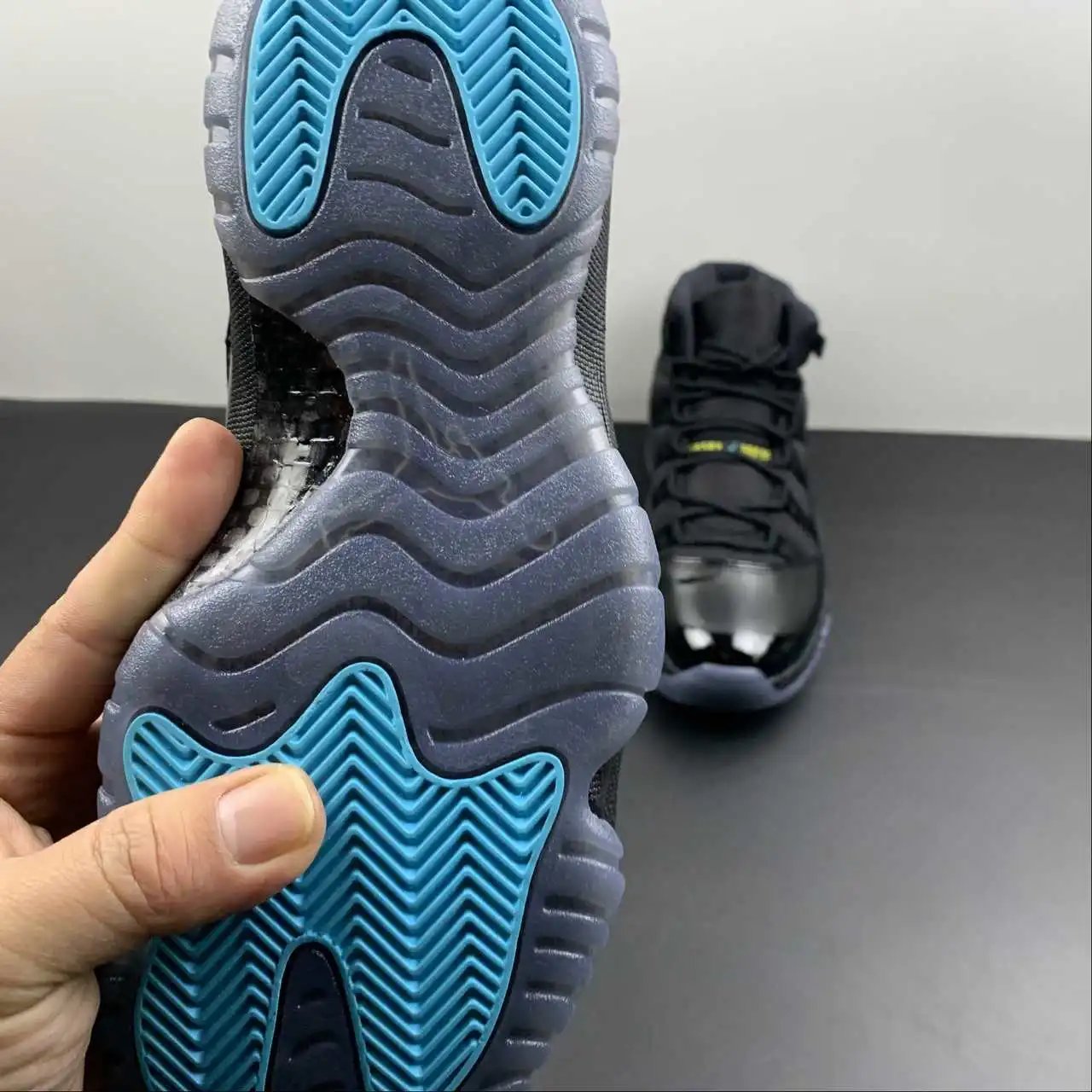 Air Jordan 11 378038-006 10