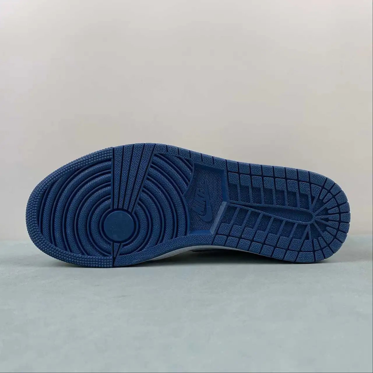 Air Jordan 1 Low FV3622-141 11