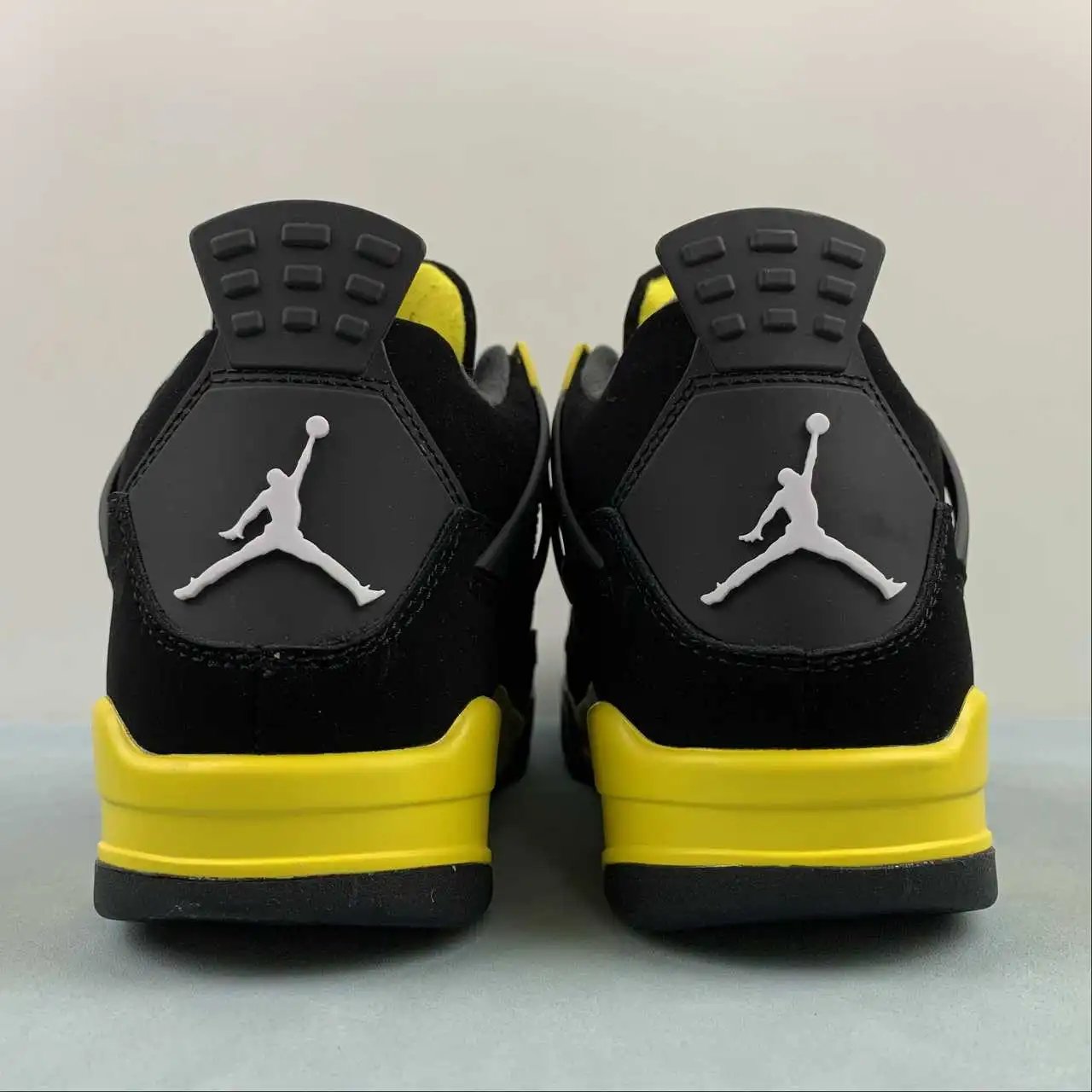Air Jordan 4 DH6927-017 thumbnail 3