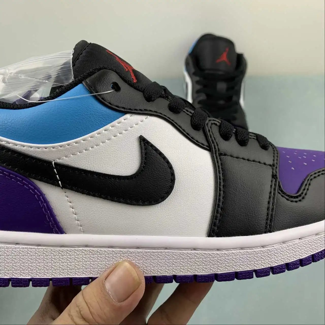 Air Jordan 1 Low 553558-154 9