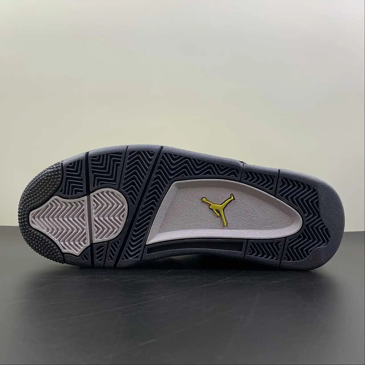 Air Jordan 4 CT8527-700 11