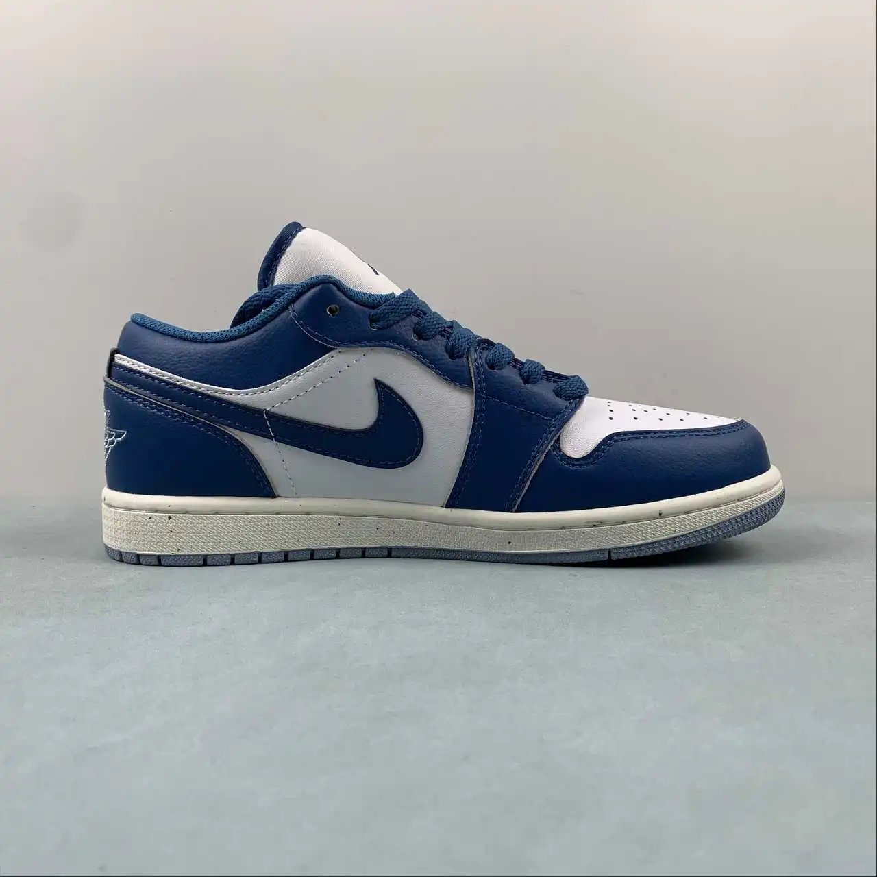 Air Jordan 1 Low FN5214-141 6