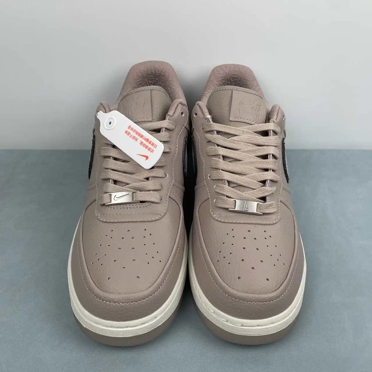 Nike Air Force 1 HF4084-200 thumbnail 3