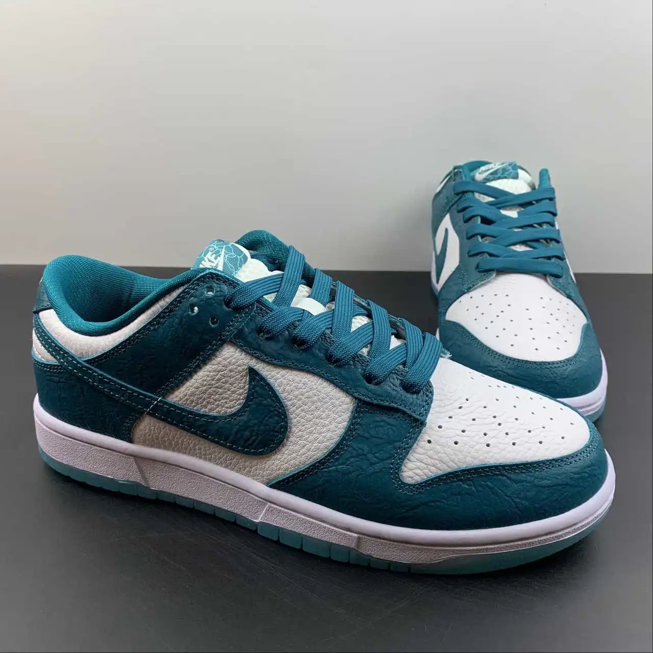 Nike Dunk Low DV3029-100 2