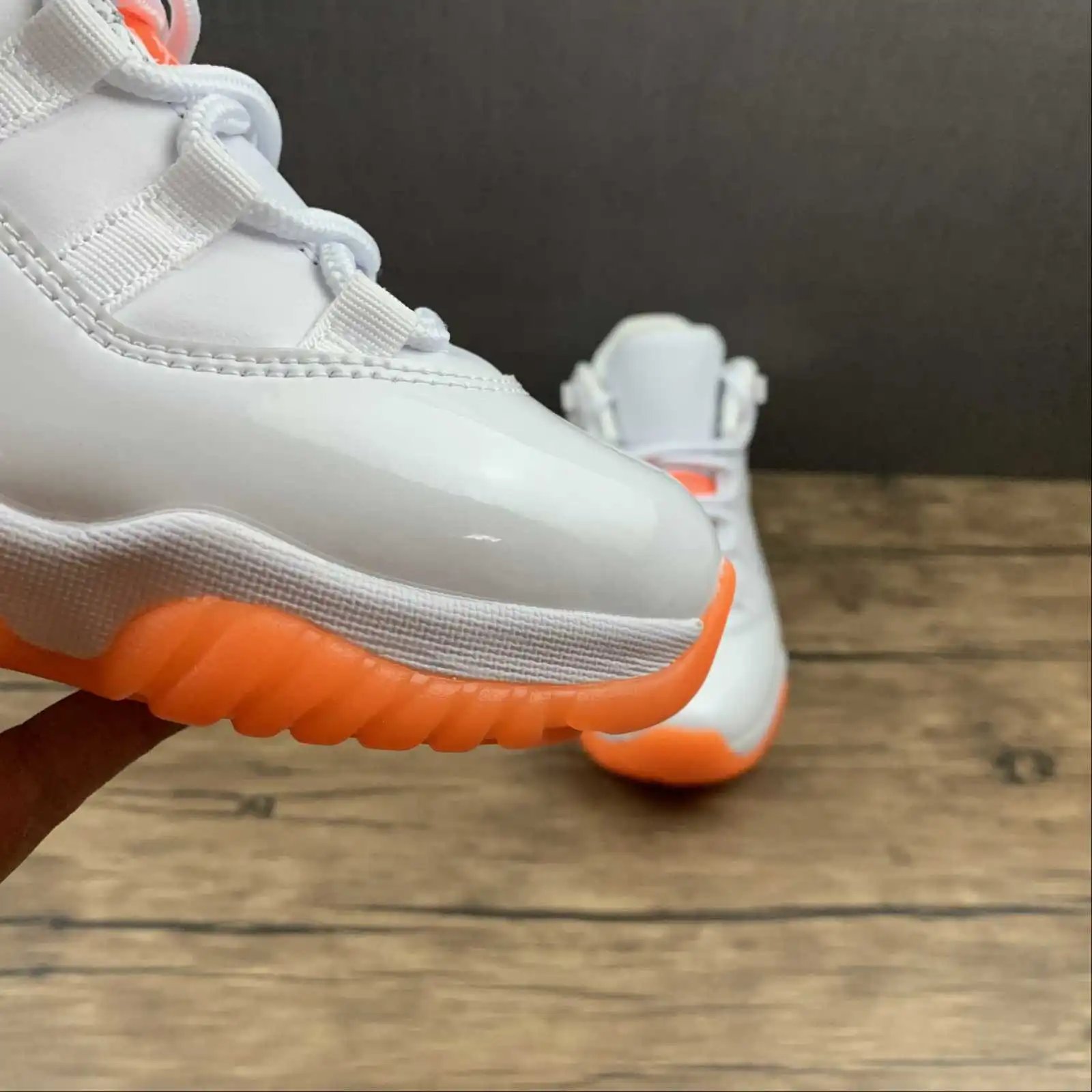 Air Jordan 11 AH7860-139 7