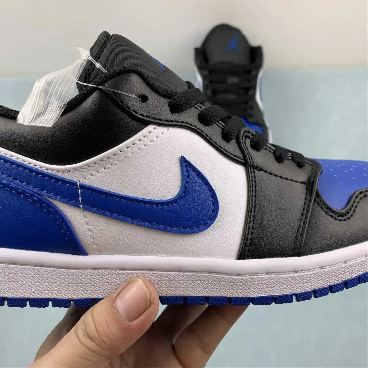 Air Jordan 1 Low 553560-140 9