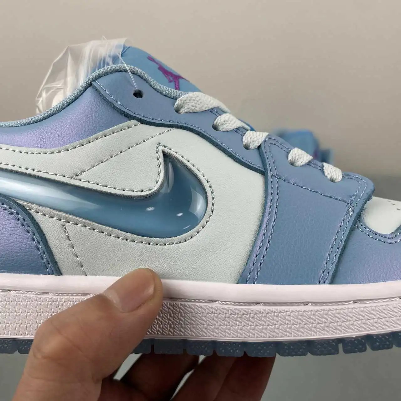 Air Jordan 1 Low FN7366-400 9