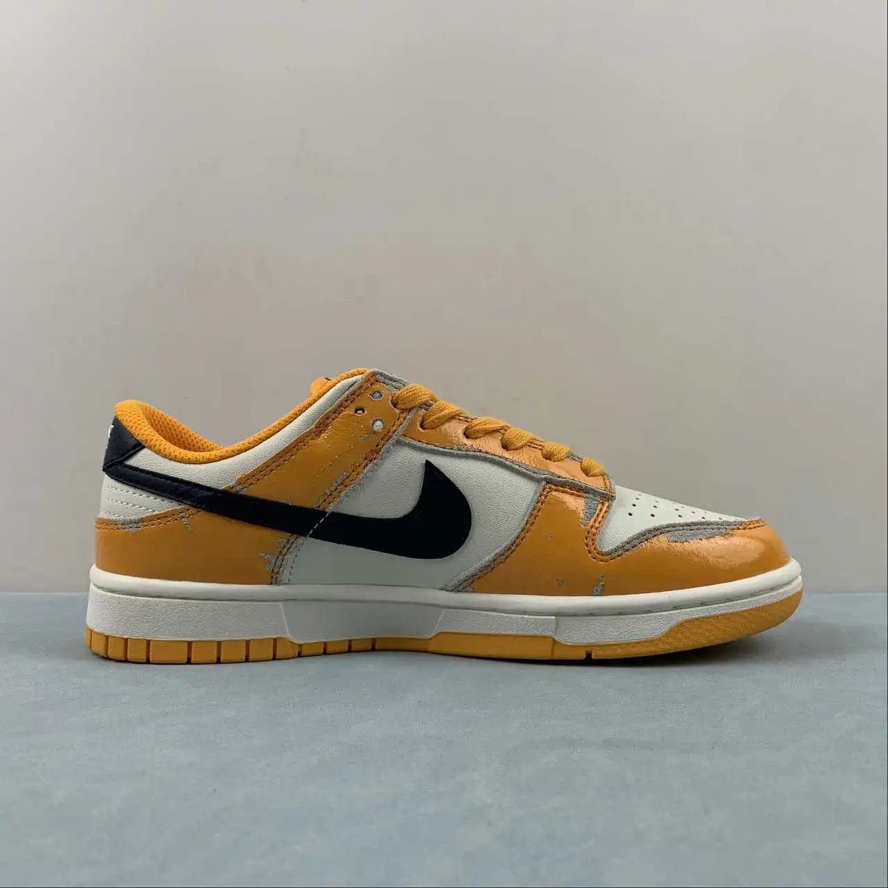 Nike Dunk Low FN3418-100 5