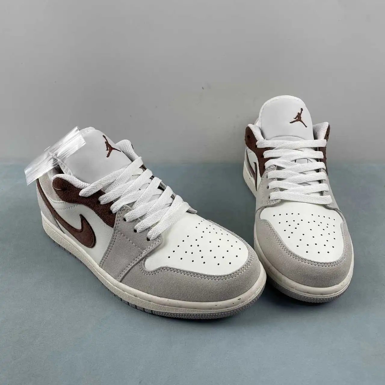 Air Jordan 1 Low HF1567-200 thumbnail 2