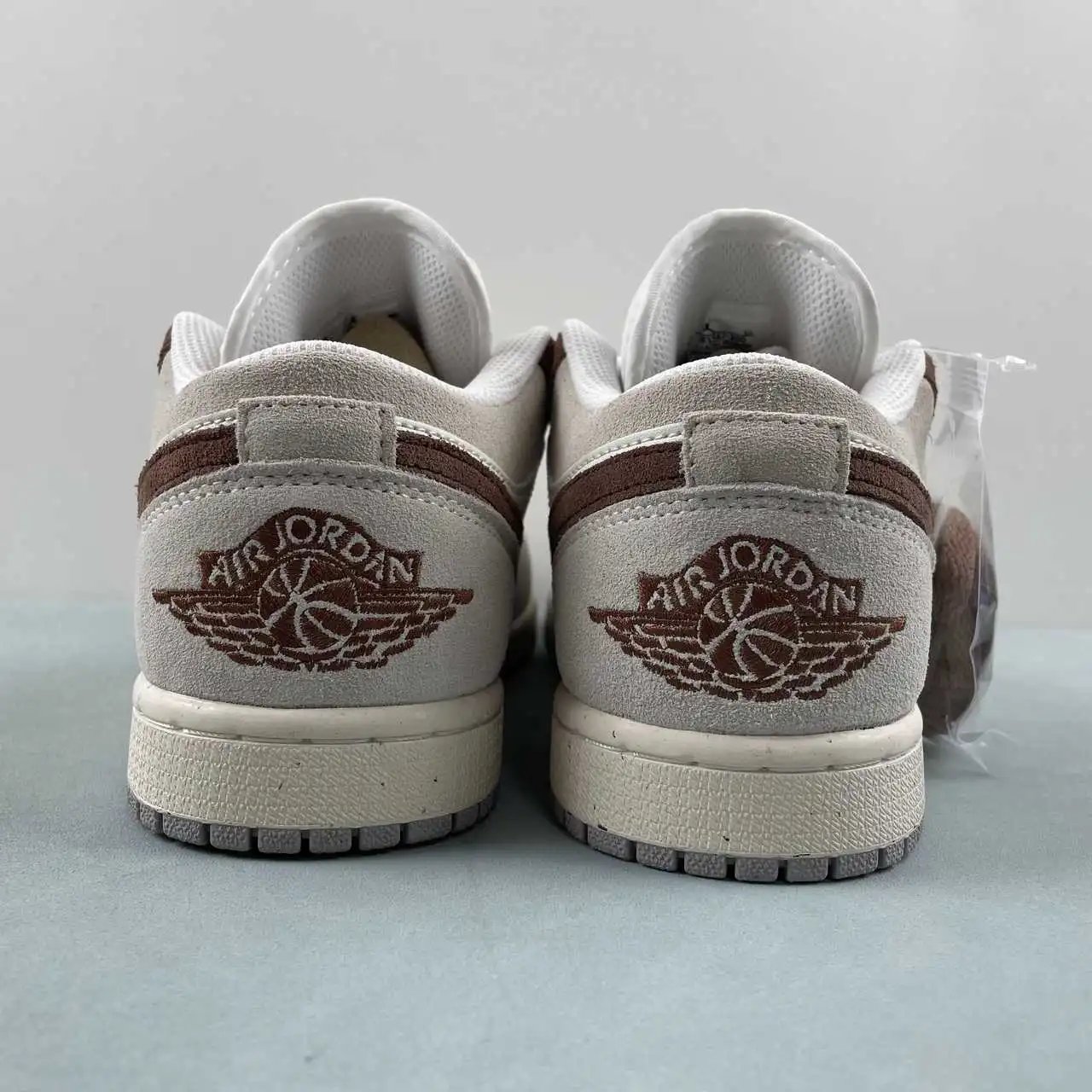 Air Jordan 1 Low HF1567-200 thumbnail 4