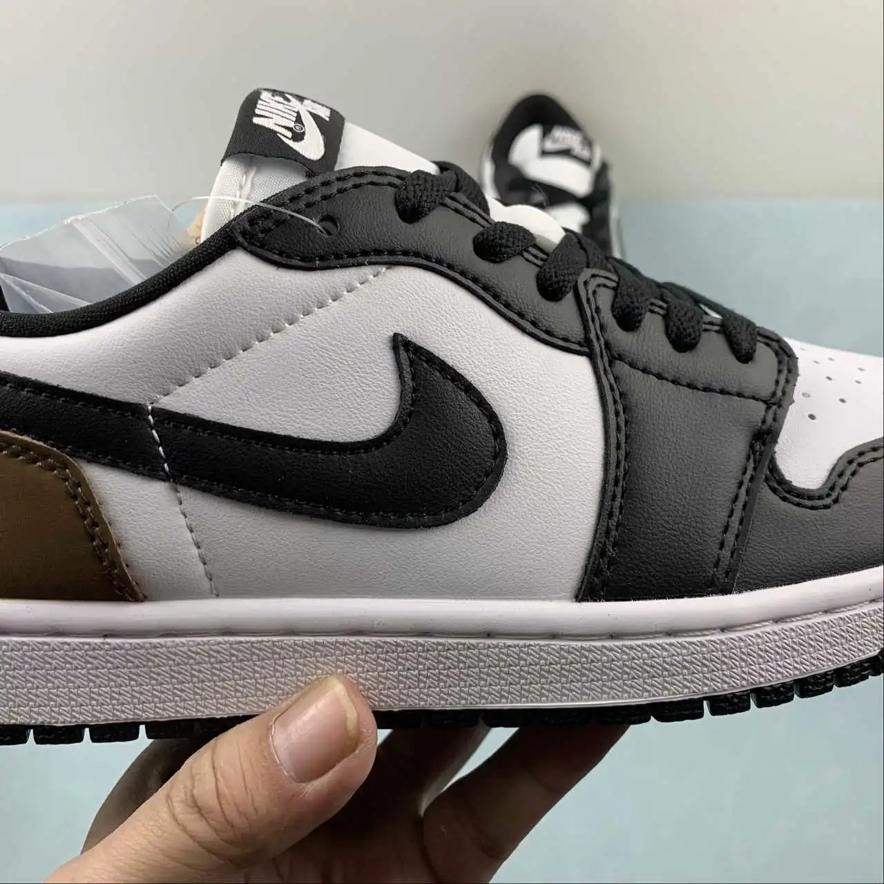 Air Jordan 1 Low CZ0790-102 9