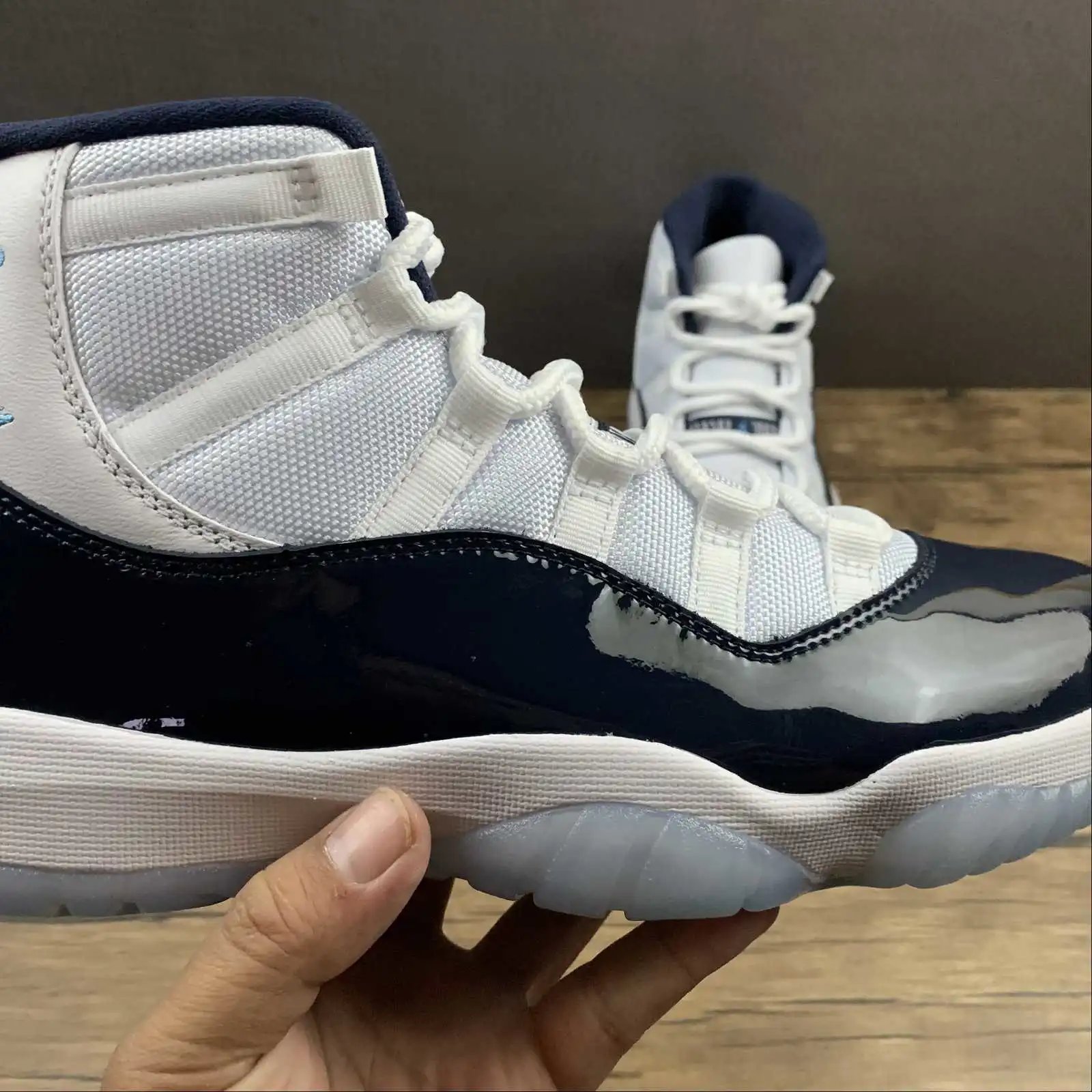 Air Jordan 11 378037-123 9