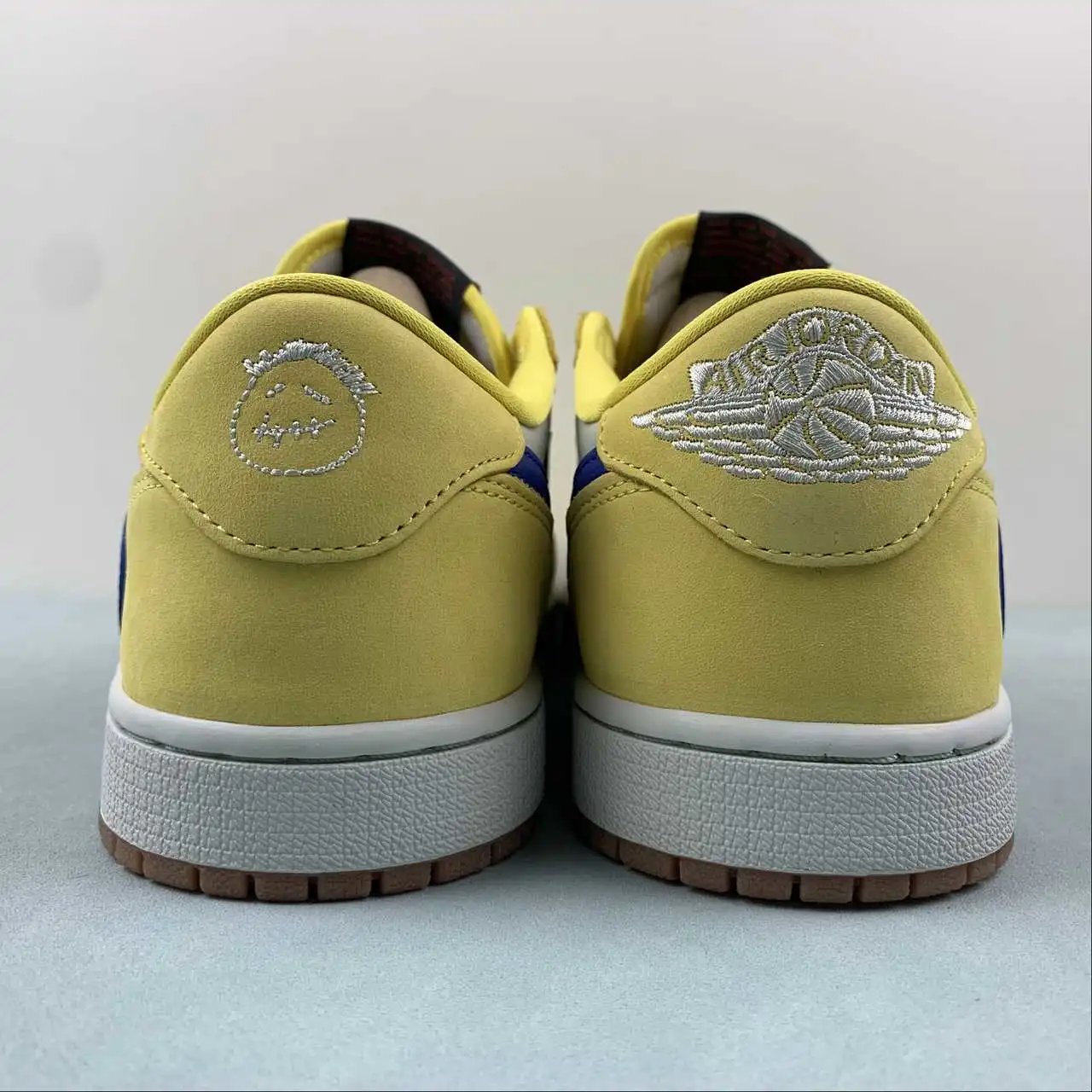 Air Jordan 1 Low DZ4137-700 thumbnail 4