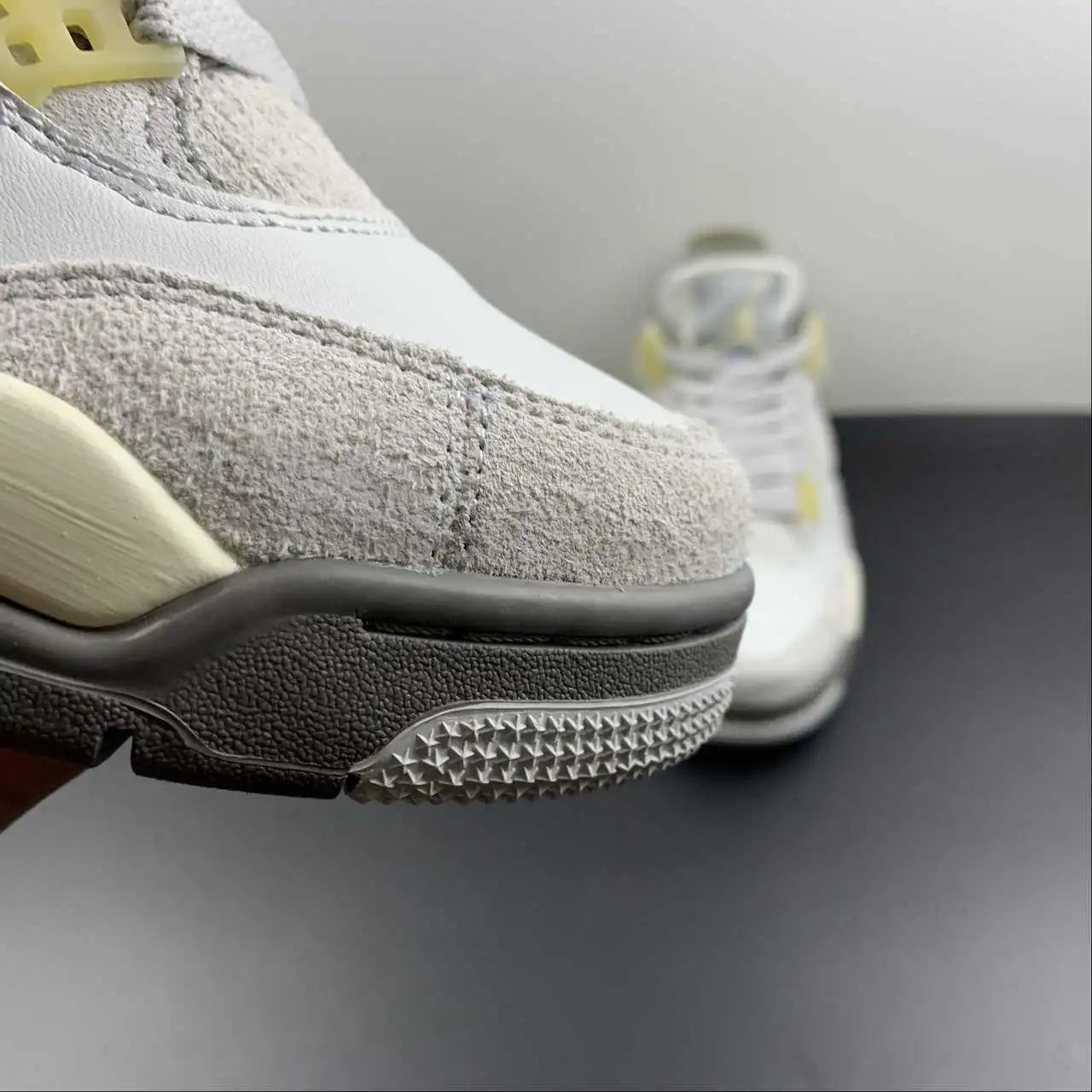 Air Jordan 4 DV3742-021 7
